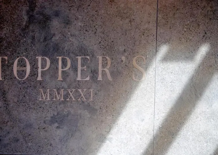 Topper's Guest Carrick on Shannon